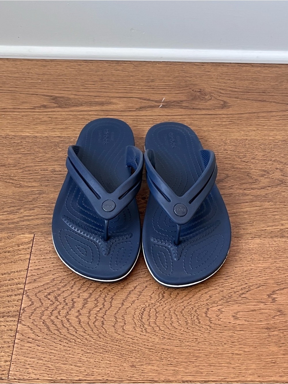 Crocs Crocband Croslite Slip-On Flip Flop Thong Sandals Size 10 Navy Blue White